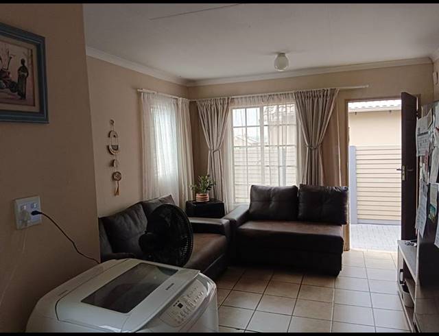 3 BEDROOM HOUSE FOR SALE IN SKY CITY